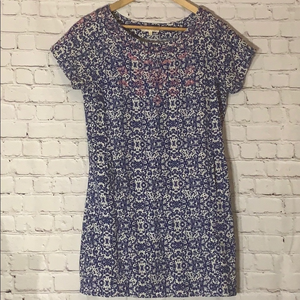 Under Skies Embroidered Dress sz Small